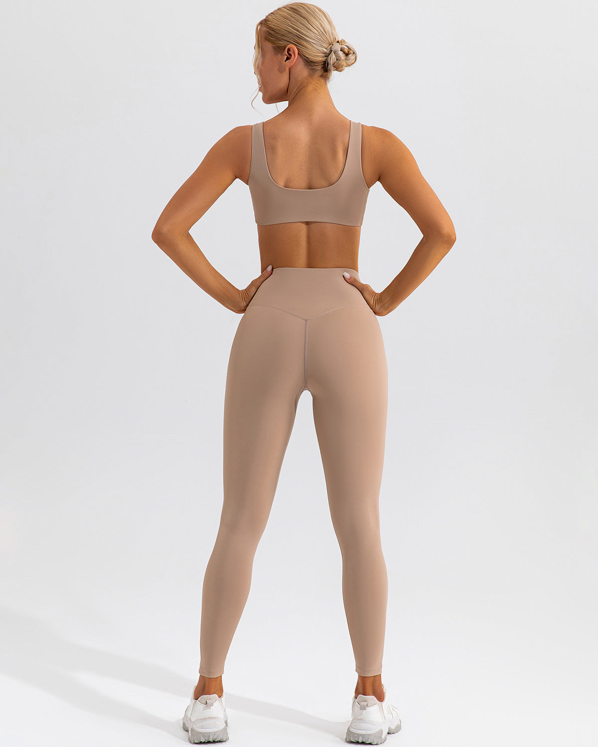 Jessa Sports Bra - Almond